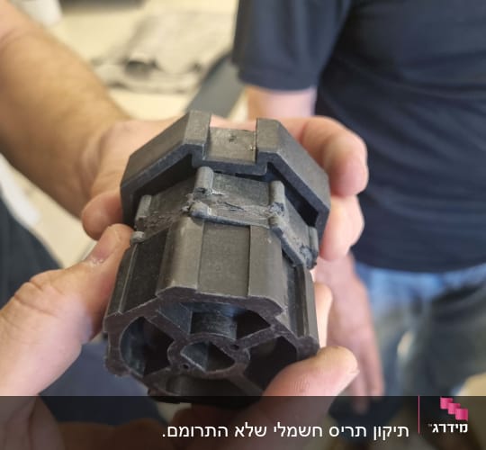 תיקון תריס חשמלי שלא התרומם.